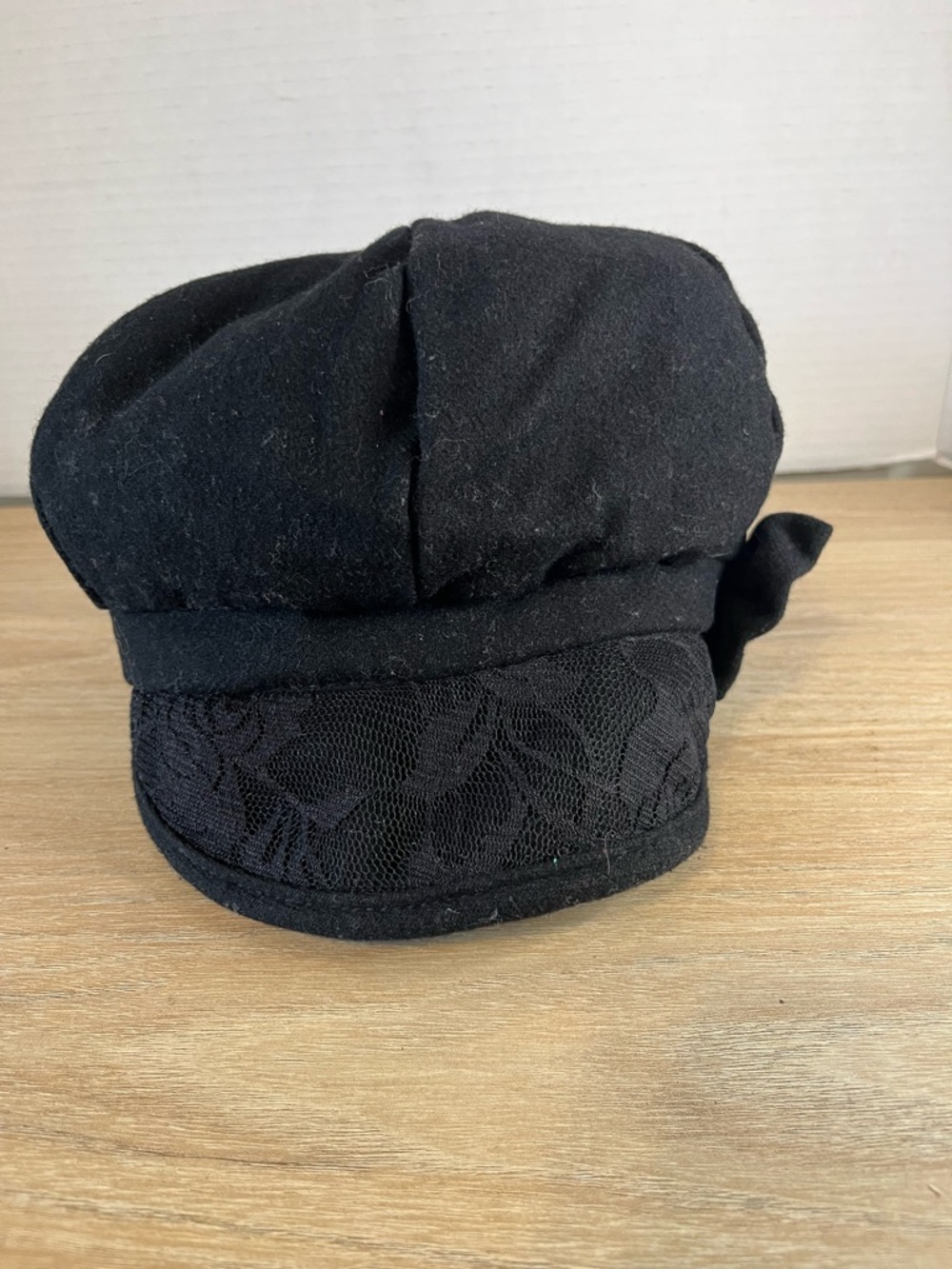 Black Lace-Trim Baker Boy Cap - Unbranded